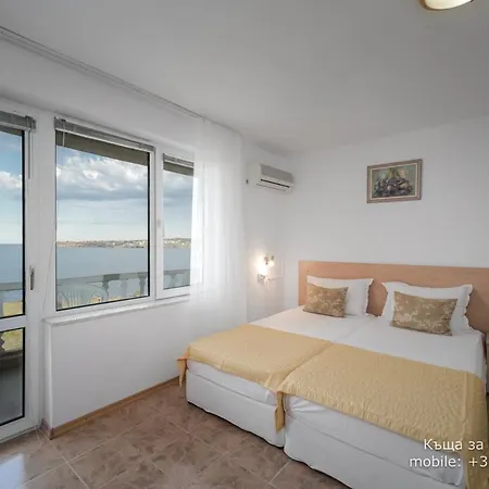 Tzonevi Гостевой дом 3*