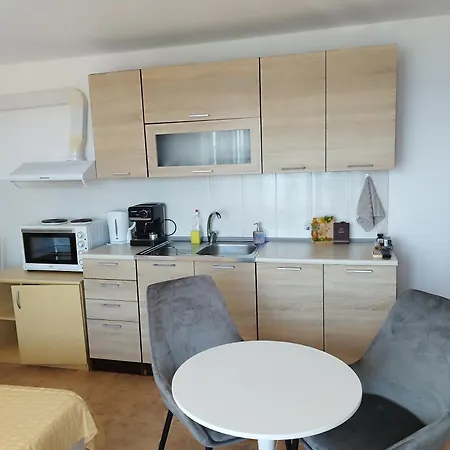 Tzonevi Гостевой дом 3*