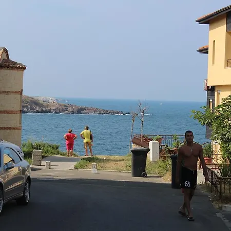 Guest house Tzonevi 3*