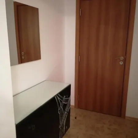Tzonevi Guest house