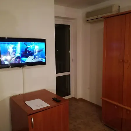 Tzonevi Gasthuis 3*