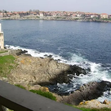 Tzonevi Guest house
