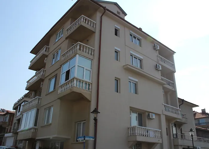 Tzonevi Guest house 3*
